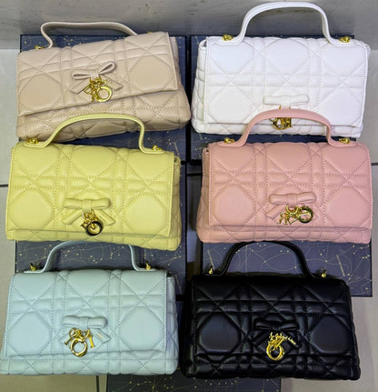 Dior
 25cm 
with box
 120 dhs💛

Zain168
♥️♥️♥️
