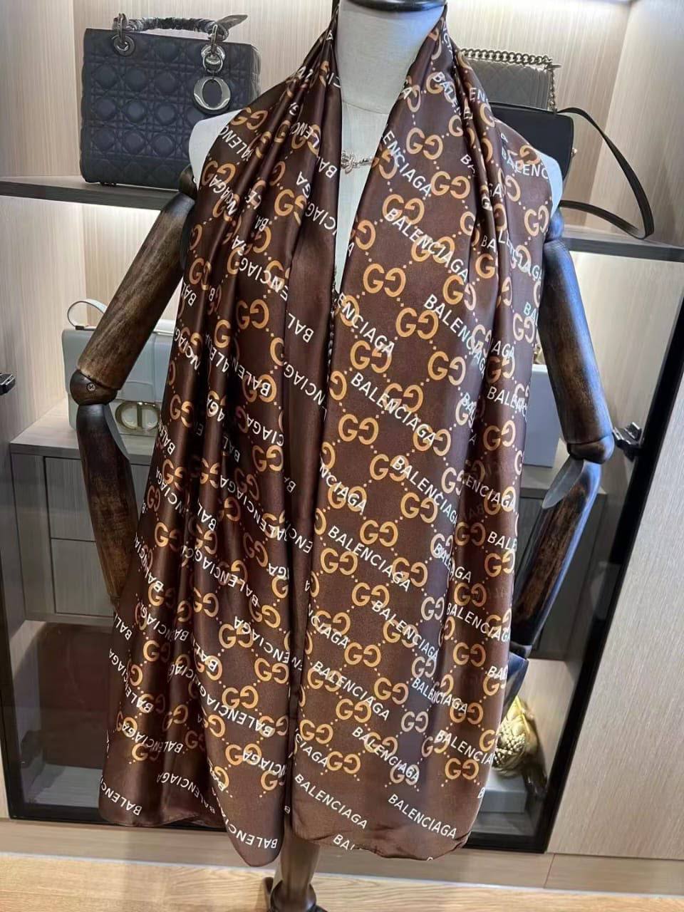 Ladies scarfs 
40 dhs🇦🇪🇦🇪

Zain161
♥️♥️♥️