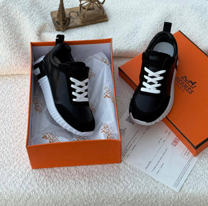 New hermes
Shoes for lady 
Size. 36 to 41. 
130 dhs🪙🌨️

Zain80
♥️♥️♥️