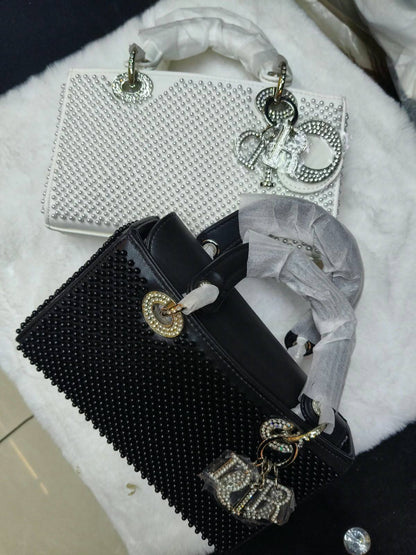 Dior

27cm

340 dhs🇦🇪🇦🇪

Zain10
♥️♥️♥️