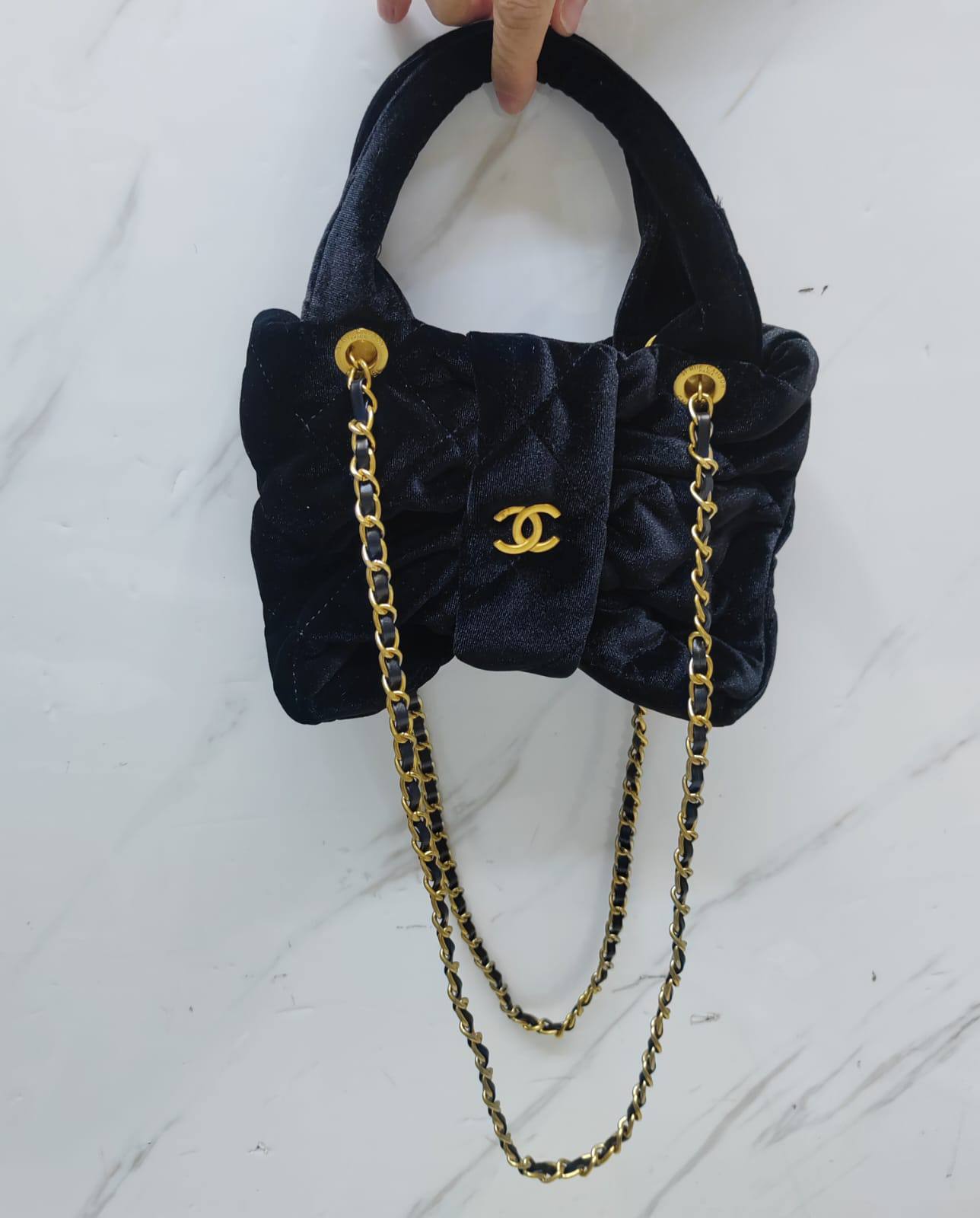 Chanel
withbox 
🎁🎁🎁

110 dhs❣️

Zain143
♥️♥️♥️