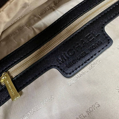 MK BACKPACK 
GOOD QUALITY 
95 dhs✅

Zain39
♥️♥️♥️