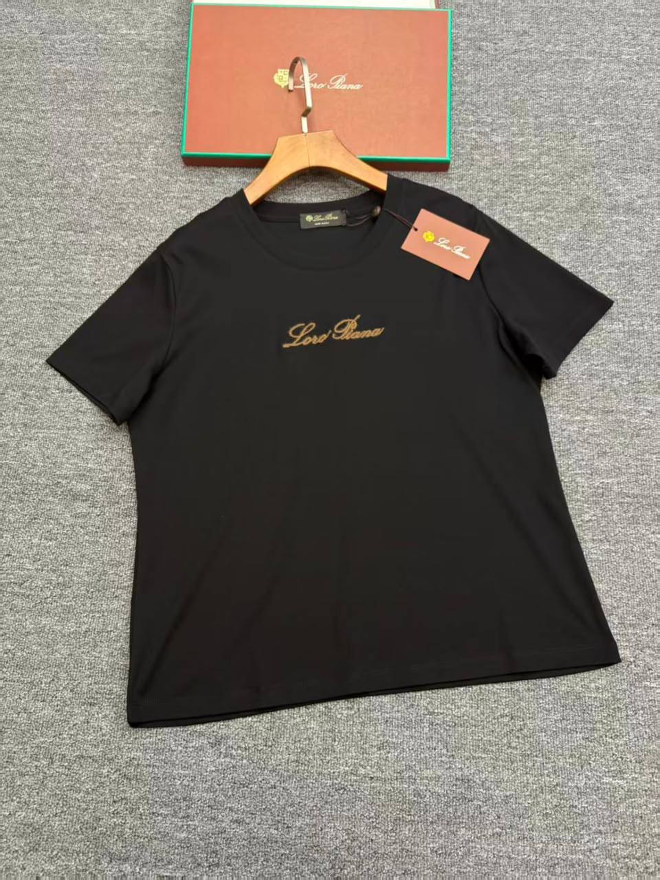 *New collections*                                                
LORO PIANA
*Super Master quality*
*Sizes: S M L XL* 
280 dhs✅

Zain308
♥️♥️♥️