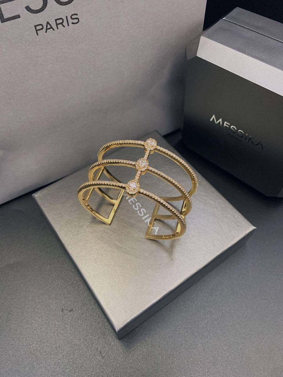MESSIKA BANGLE
110 DHS🇦🇪💫✨
MASTER
 WITH NORMAL MESSIKA BOX AND PAPER BAG🛍️🎁

Zain89
♥️♥️♥️