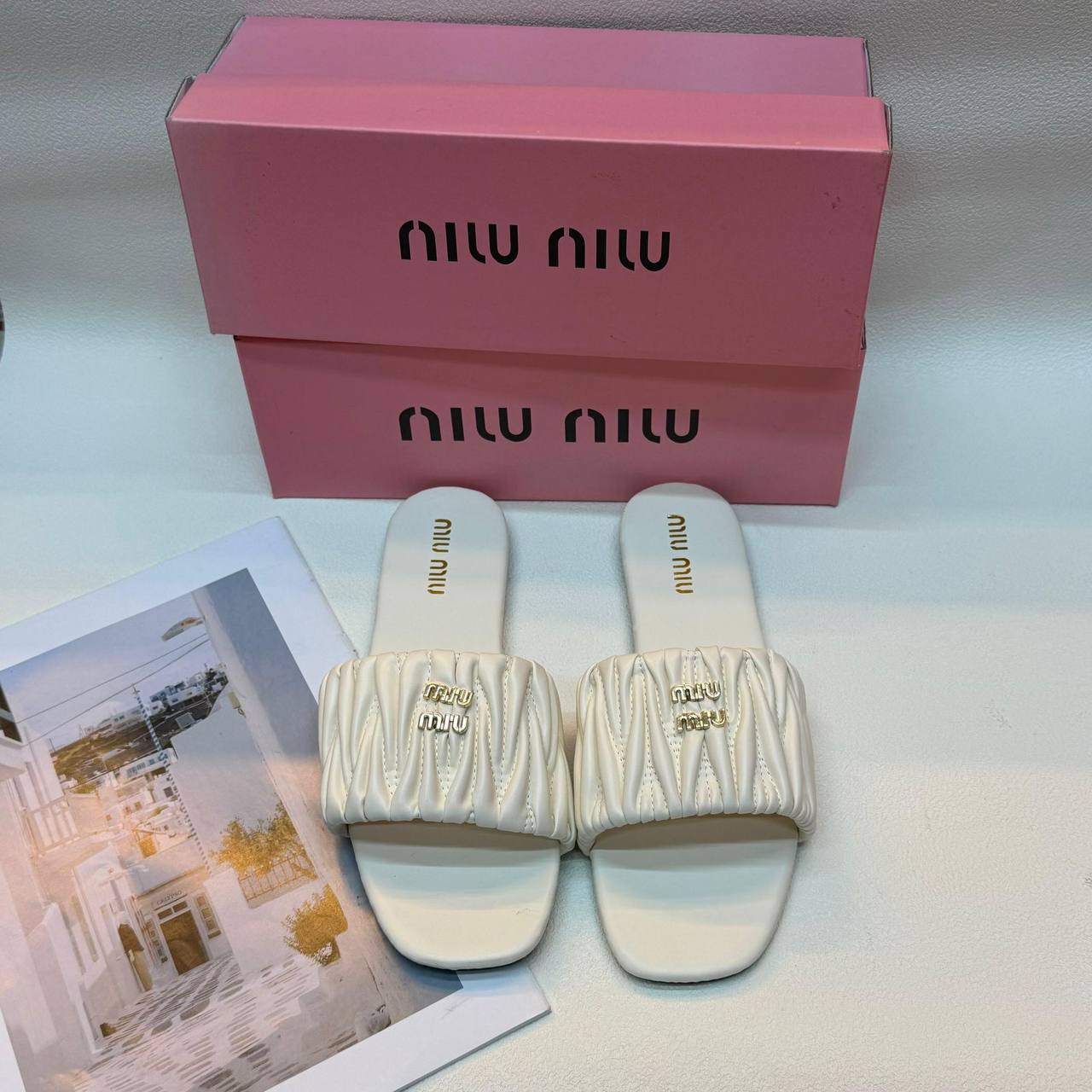 Slippers
Size 36-41
65 dhs✅

Zain236
♥️♥️♥️