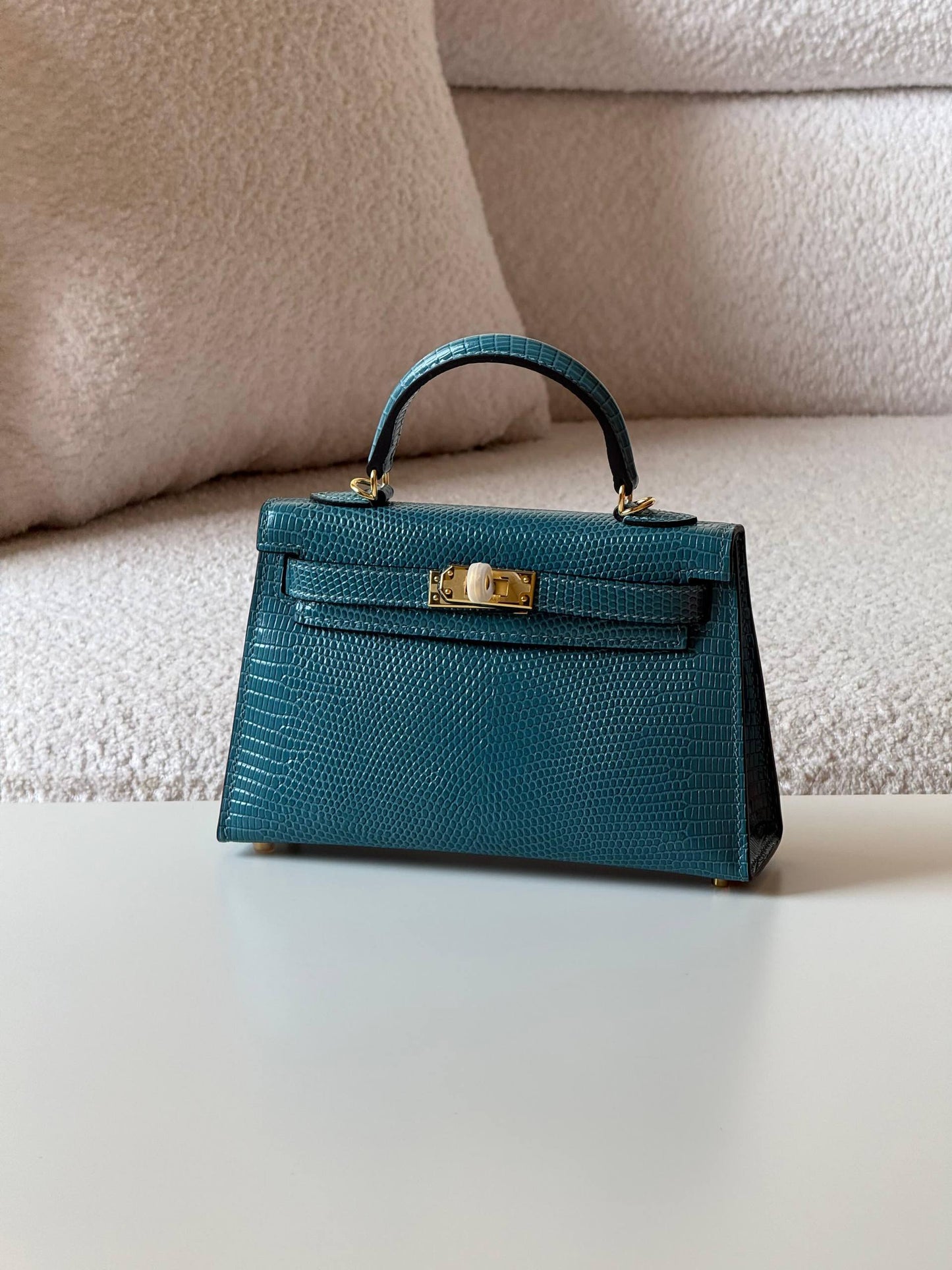 Hermes
minikelly 19cm💥Master quality ✅with box📦
610 dhs❣️

Zain52
♥️♥️♥️