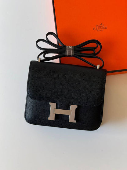 Hermes
 constance 18cm💥Master quality ✅with box📦
340 dhs✅

Zain52
♥️♥️♥️