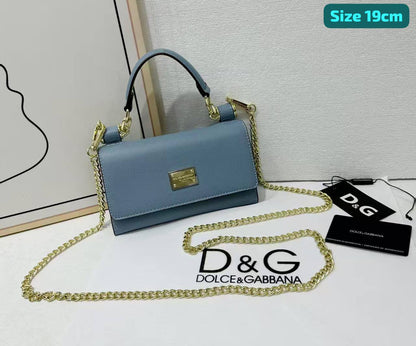 D&G

Good quality 
with box 
100 dhs🇦🇪🇦🇪🇦🇪

Zain186
♥️♥️♥️