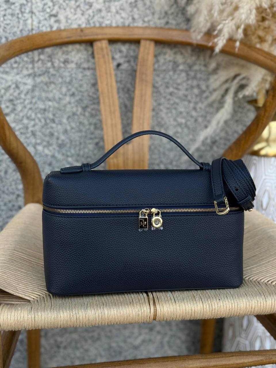 Available Again✨✨✨

LORO PIANA

27cm
370 dhs🪙🌨️

Top quality 
With box🎁

Zain167
♥️♥️♥️