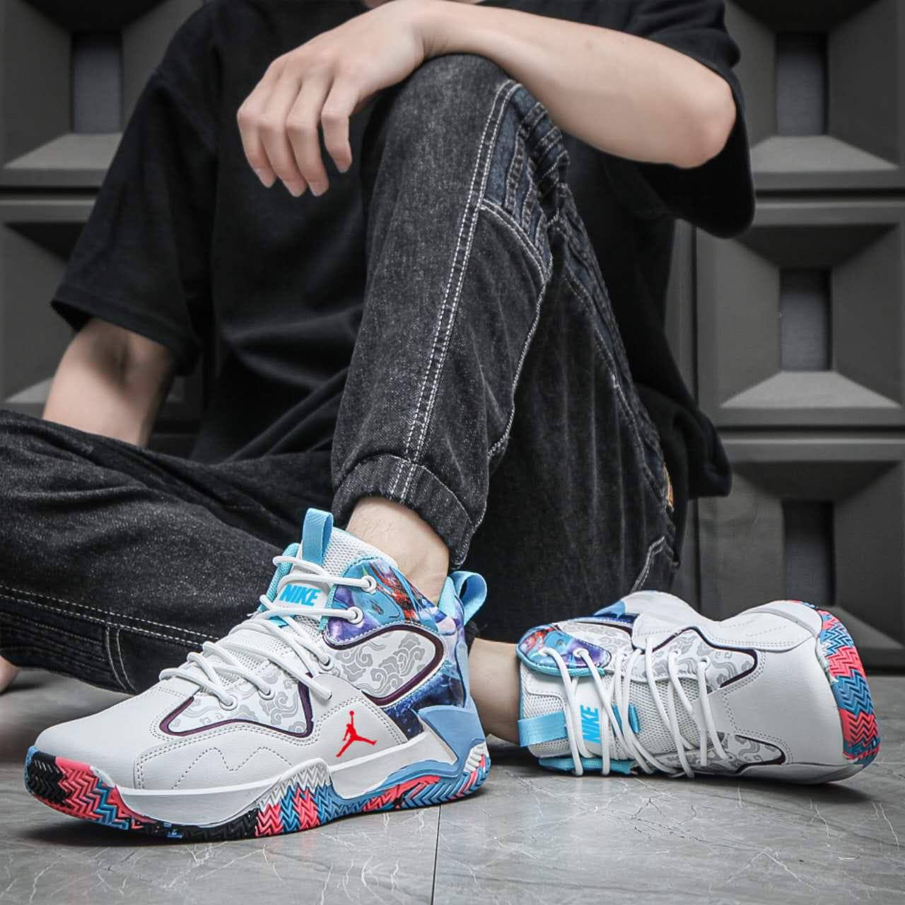 Jordan
Size 39to45      
90 dhs🪙🌨️

Zain163
♥️♥️♥️