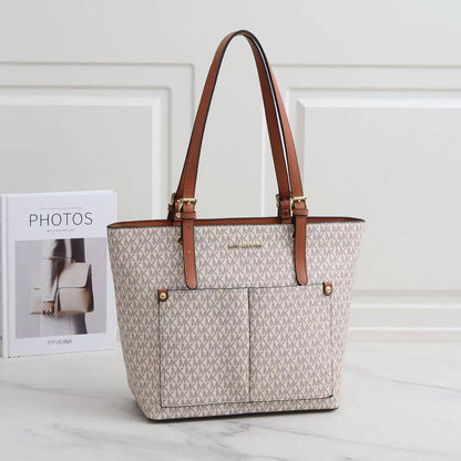 MK
95 dhs🇦🇪
size 38×12×28cm

Zain42
♥️♥️♥️