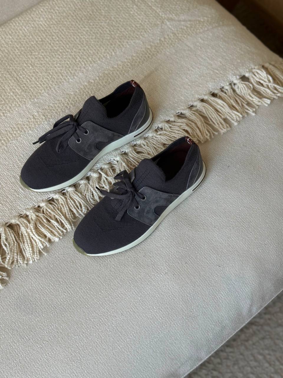 Loro Piana
Super Master
Size 36 to 41
450 dhs💛

Zain288
♥️♥️♥️