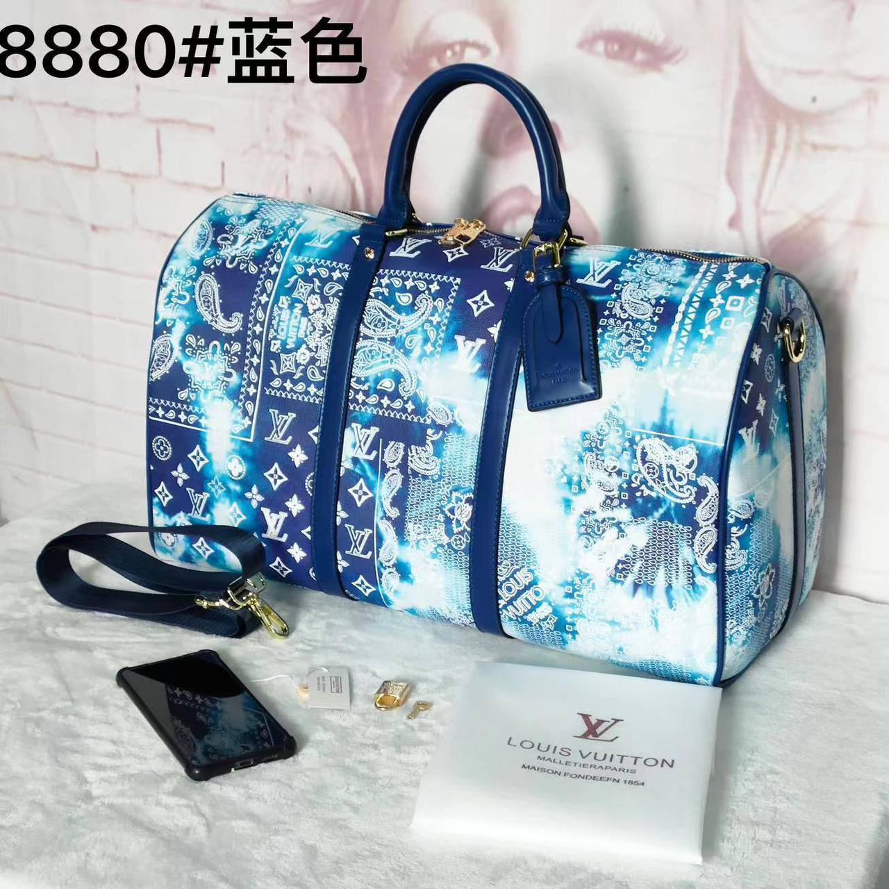 TLV Travel Bags

good quality

120 dhs✅
150 dhs✅

Zain137
♥️♥️♥️