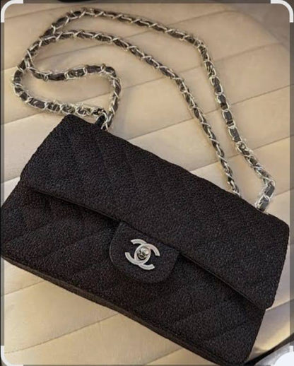 Chanel 

115 dhs🌺 

with box
🎁🎁🎁

High quality 

Zain135
♥️♥️♥️