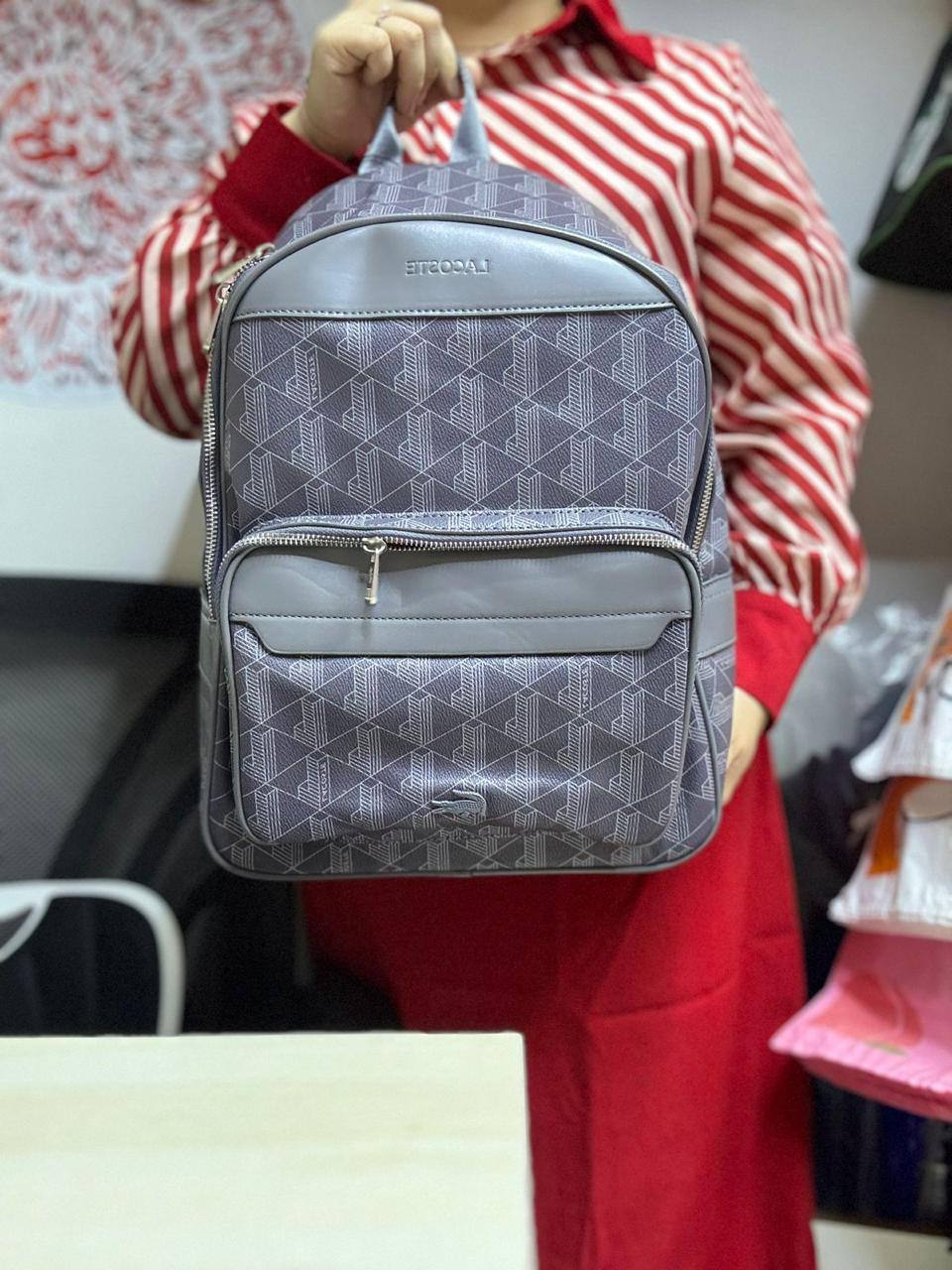 🎒 LACOSTE 🐊 Backpack
1⃣️First quality 
Size: 29 * 39 * 15 cm
95 dhs✅

Zain115
♥️♥️♥️