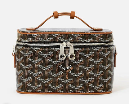 GOYARD

best quality 
with box
100 dhs🇦🇪🇦🇪🇦🇪

size17CM

Zain290
♥️♥️♥️