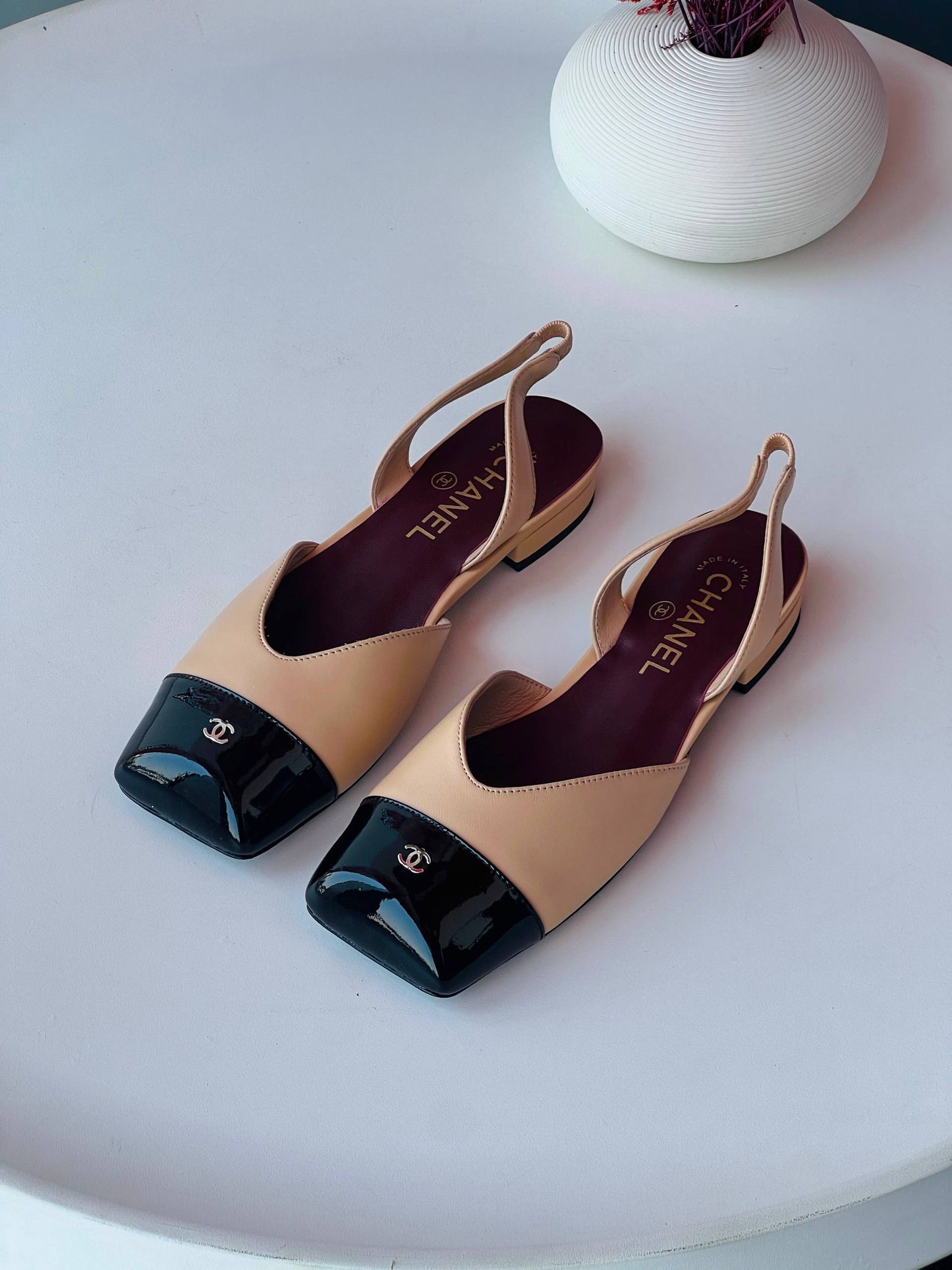 Chanel
Size 36-41
_Super master high quality_🪡
450 dhs✅

Zain176
♥️♥️♥️