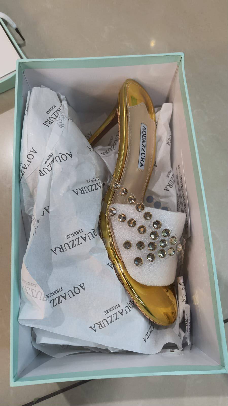 AQ
Size 36 to 41 
120 dhs🇦🇪🇦🇪

Zain146
♥️♥️♥️