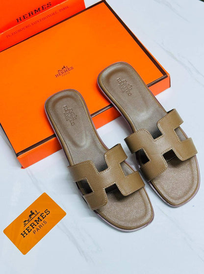 𝗛𝗘𝗥𝗠𝗘𝗦 𝗢𝗥𝗔𝗡 𝗦𝗟𝗜𝗣𝗣𝗘𝗥
💯high quality
Size 36-37-38-39-40-41
90 dhs❣️

Zain86
♥️♥️♥️