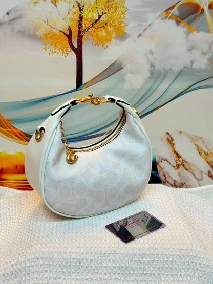 Coach 
Best quality with box’s 
100 dhs🇦🇪🇦🇪
size 20 cm

Zain290
♥️♥️♥️