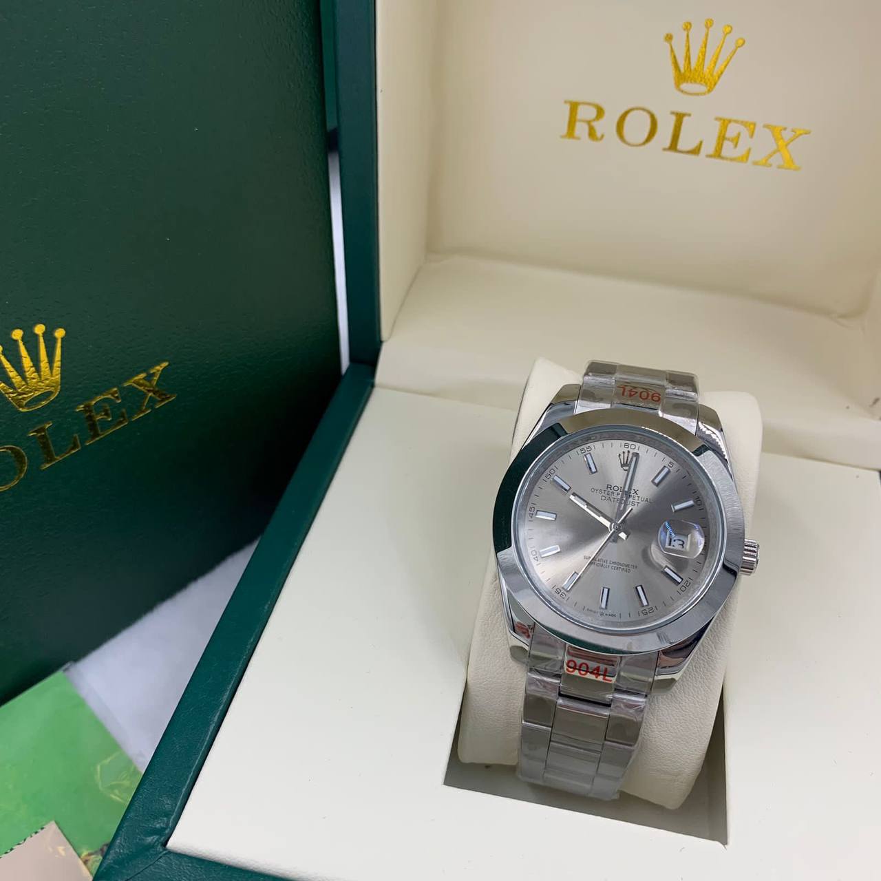 ROLEX WATCH 

WITHBOX paper bag
🎁🎁🎁

230 dhs🪙🌺
Master 

Zain40
♥️♥️♥️