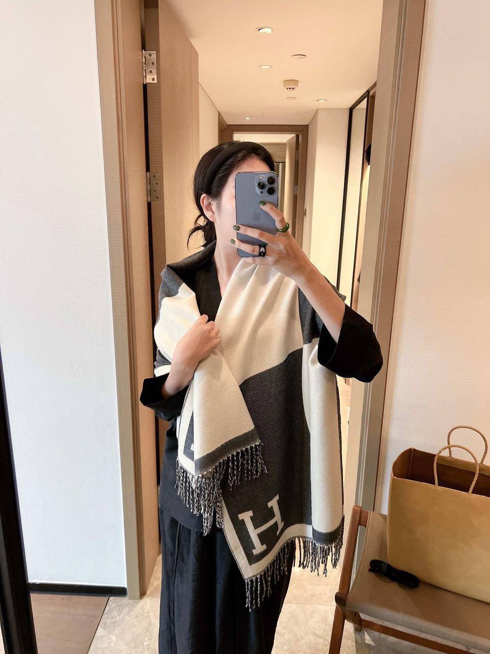 Coming new stock
Winter scarf 
45 dhs🪙🌨️

Zain93
♥️♥️♥️