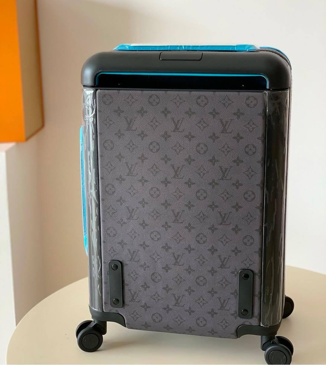 LOUIS VUITTON ✨💕✨
Trolley LV 💯
SuperMaster Quality 🔥🔥
Available Now ❤️❤️❤️
For Price 👇 WTSP Text Zain 0568585901

Zain121
♥️♥️♥️