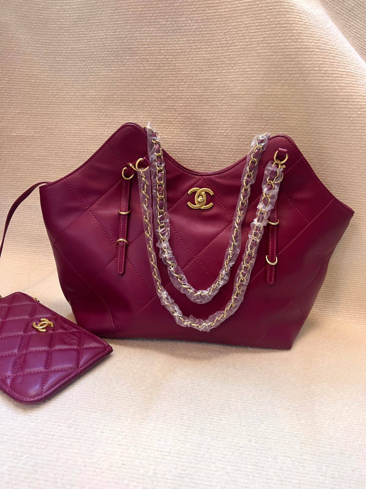 Chanel
 high quality  

41cm
100 dhs🇦🇪🇦🇪

Zain26
♥️♥️♥️