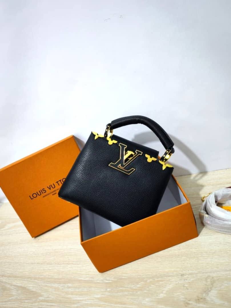 LV
100 dhs🇦🇪🇦🇪
with box
size 22cm

Zain26
♥️♥️♥️