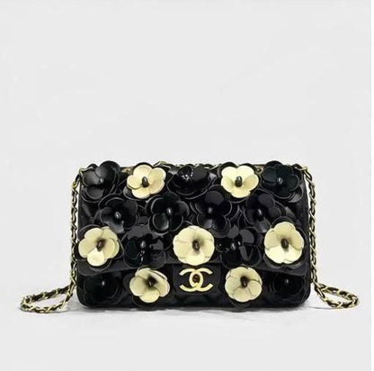 CHANEL COPY ONE NEW CAME WITH BOX 
150 dhs🇦🇪🇦🇪

Zain39
♥️♥️♥️