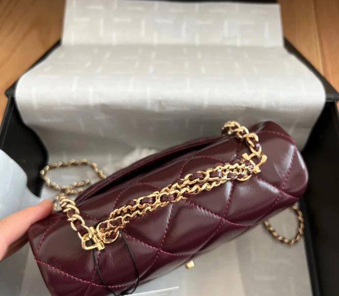 Chanel

110 dhs🇦🇪🇦🇪🇦🇪
have box

Zain07
♥️♥️♥️