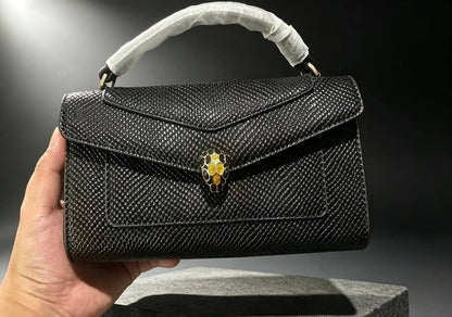 Bvlgari

125 dhs
With box

Zain143
♥️♥️♥️
