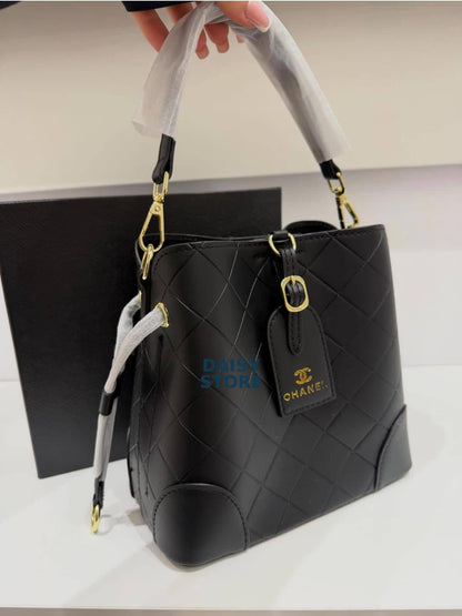 Bags
good quality
120 dhs🌺
SIZE 23 cm

Zain200
♥️♥️♥️