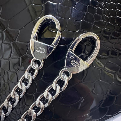 LADY DIOR NEW CAME HIGH QUALITY WITH BOX 
150 dhs🇦🇪🇦🇪

Zain295
♥️♥️♥️