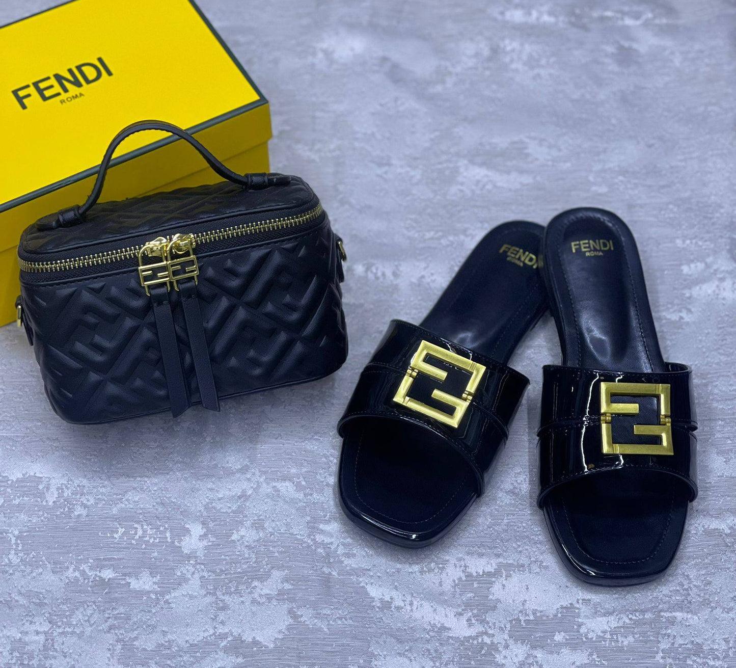 Fendi
Bag&shoes.  Set.  

170 dhs🗽
Size. 36 to 41.

Zain175
♥️♥️♥️