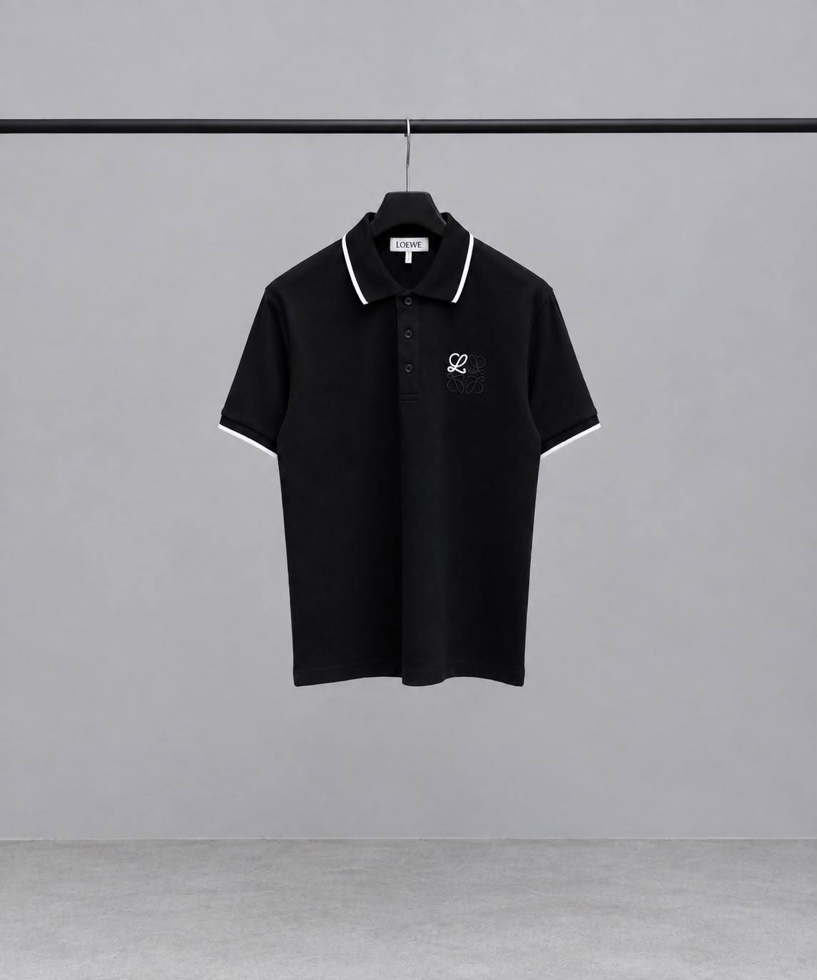 LOEWE ❣️
SUPER MASTER QUALITY ✨
SIZE :S M L XL XXL
320 dhs🇦🇪🇦🇪

Zain327
♥️♥️♥️