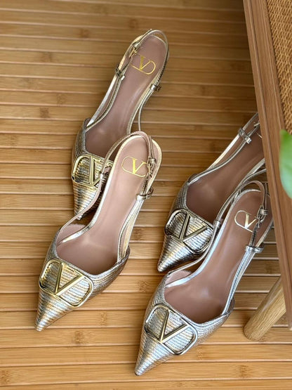 Valentino
AA Quality
𝘀𝗶𝘇𝗲: 𝟯𝟲 𝘁𝗼𝗼 𝟰2
450 dhs🇦🇪🇦🇪

Zain303
♥️♥️♥️