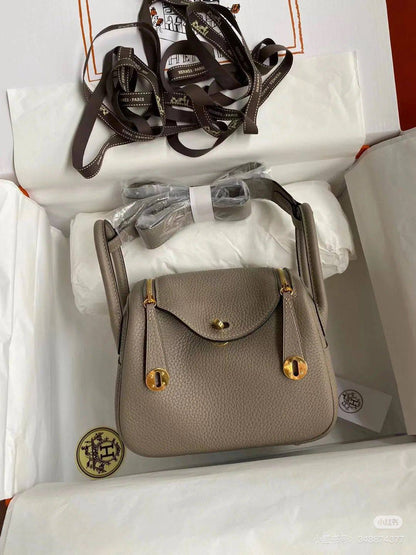 Hermes
20. Cm. 
Nice. Backing. High. Quality. 
330 dhs🪙🌨️

Zain131
♥️♥️♥️