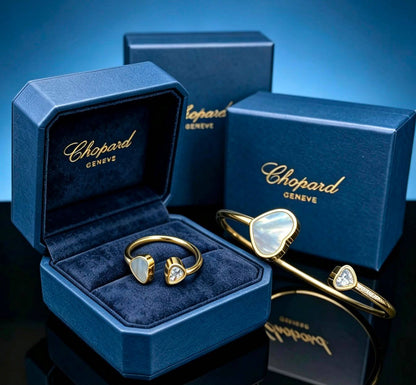 CHOPARD
BANGLE & RING
SET ✨💫
WITH SMALL BOX AND PAPER BAG 🛍️🎁
100 dhs🇦🇪🇦🇪

Zain89
♥️♥️♥️