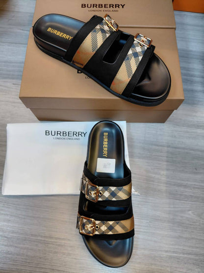 Burberry Men Slipper 
New Collection High Quality 
Size 40 To 45
120 dhs✅

Zain16
♥️♥️♥️