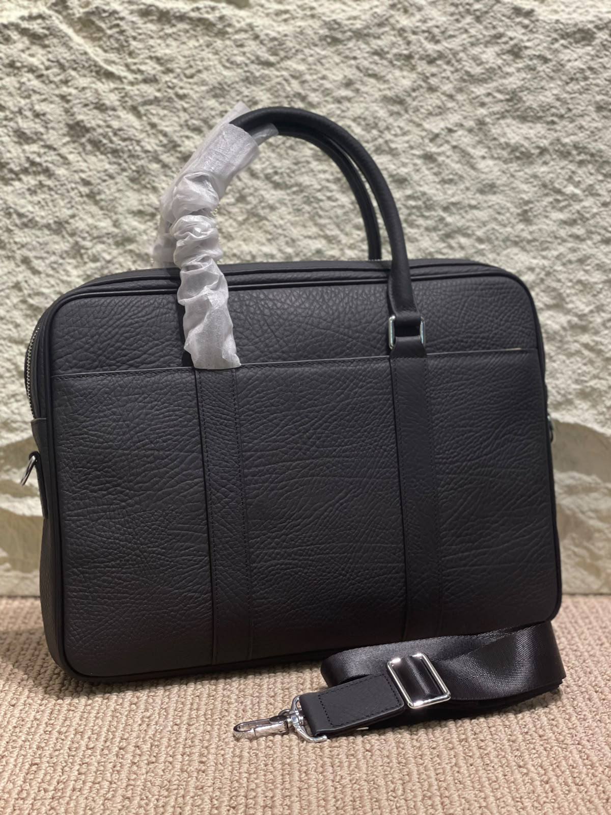 MONTBLANC

Laptop Bag

Master Quality
700 dhs🇦🇪🇦🇪

Zain179
♥️♥️♥️