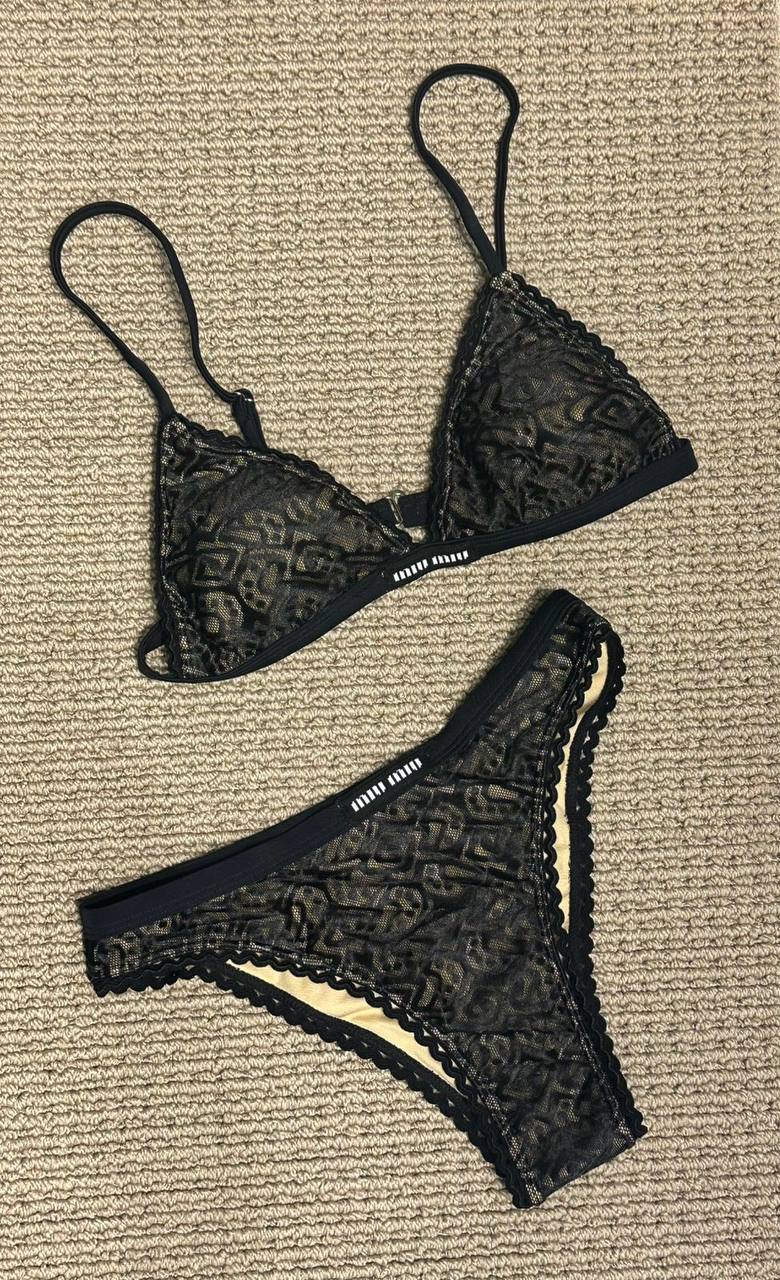 CHANEL - MIU MIU
Women’s Bikini 
Master Quality 
SML
350 dhs✅

Zain276
♥️♥️♥️
