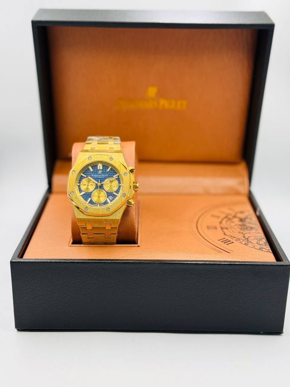 AP Men
*chronograph working*
85 dhs🪙

Zain08
♥️♥️♥️