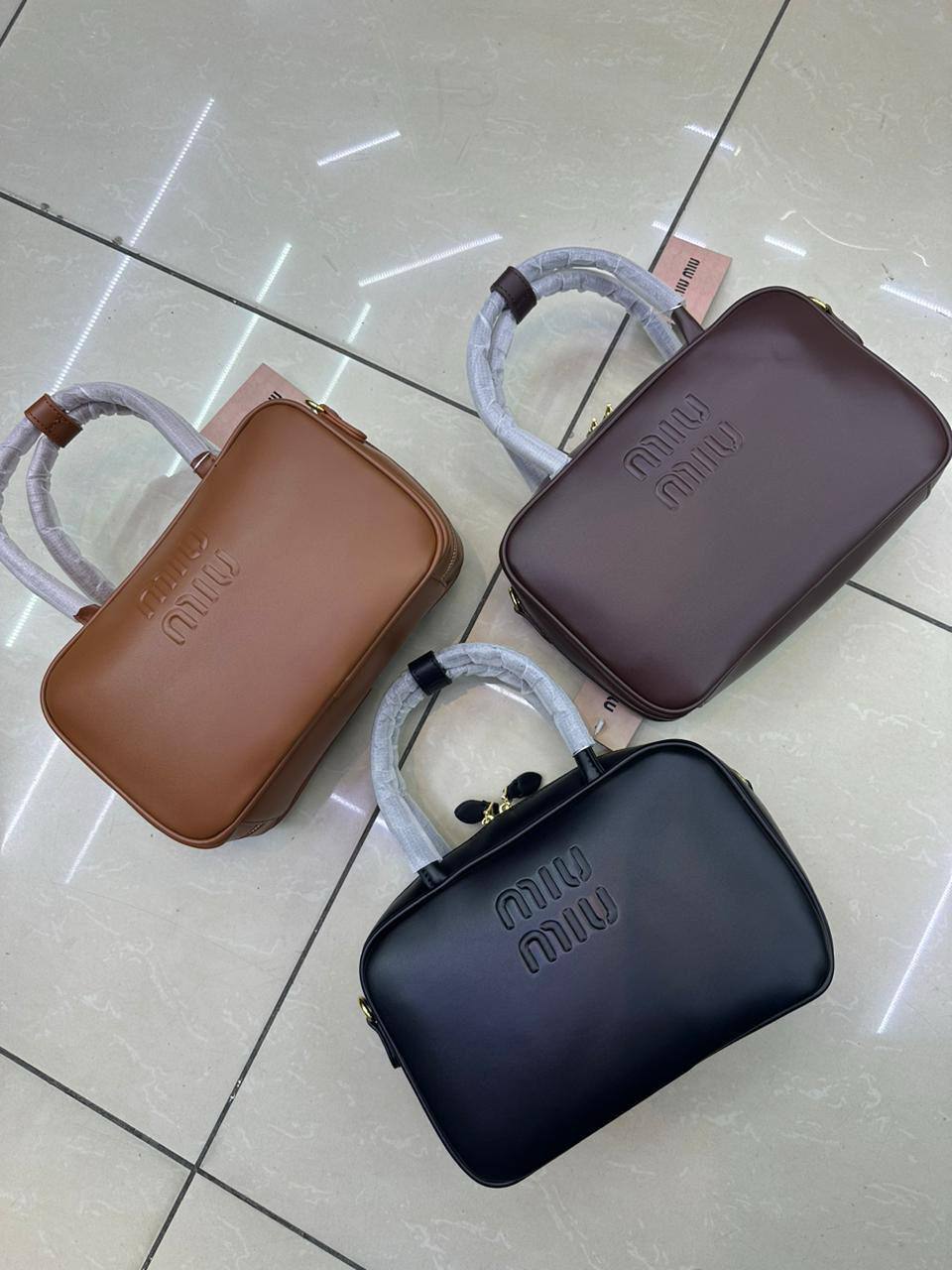 Miu Miu
90 dhs❤️
Good Quality

Zain90
♥️♥️♥️