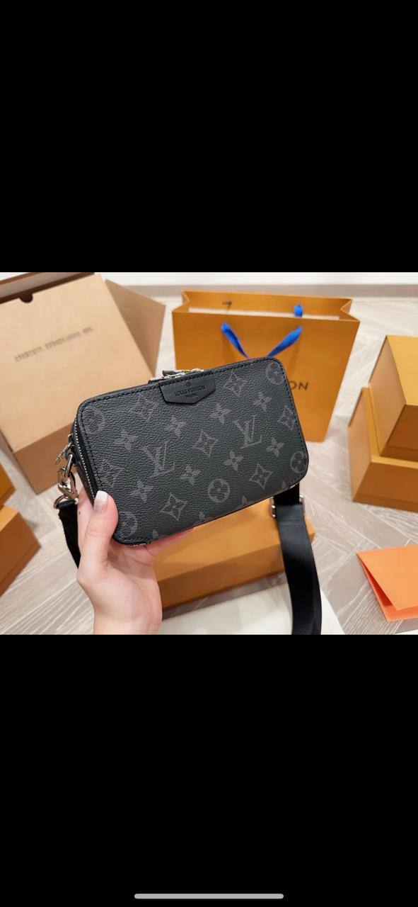 Men's Crossbody 
190 dhs🪙
master

Zain33
♥️♥️♥️