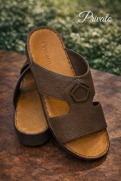 slippers for men good quality  
with box and paper bag size available (40to46) 6to12) 
150 dhs❣️

Zain59
♥️♥️♥️