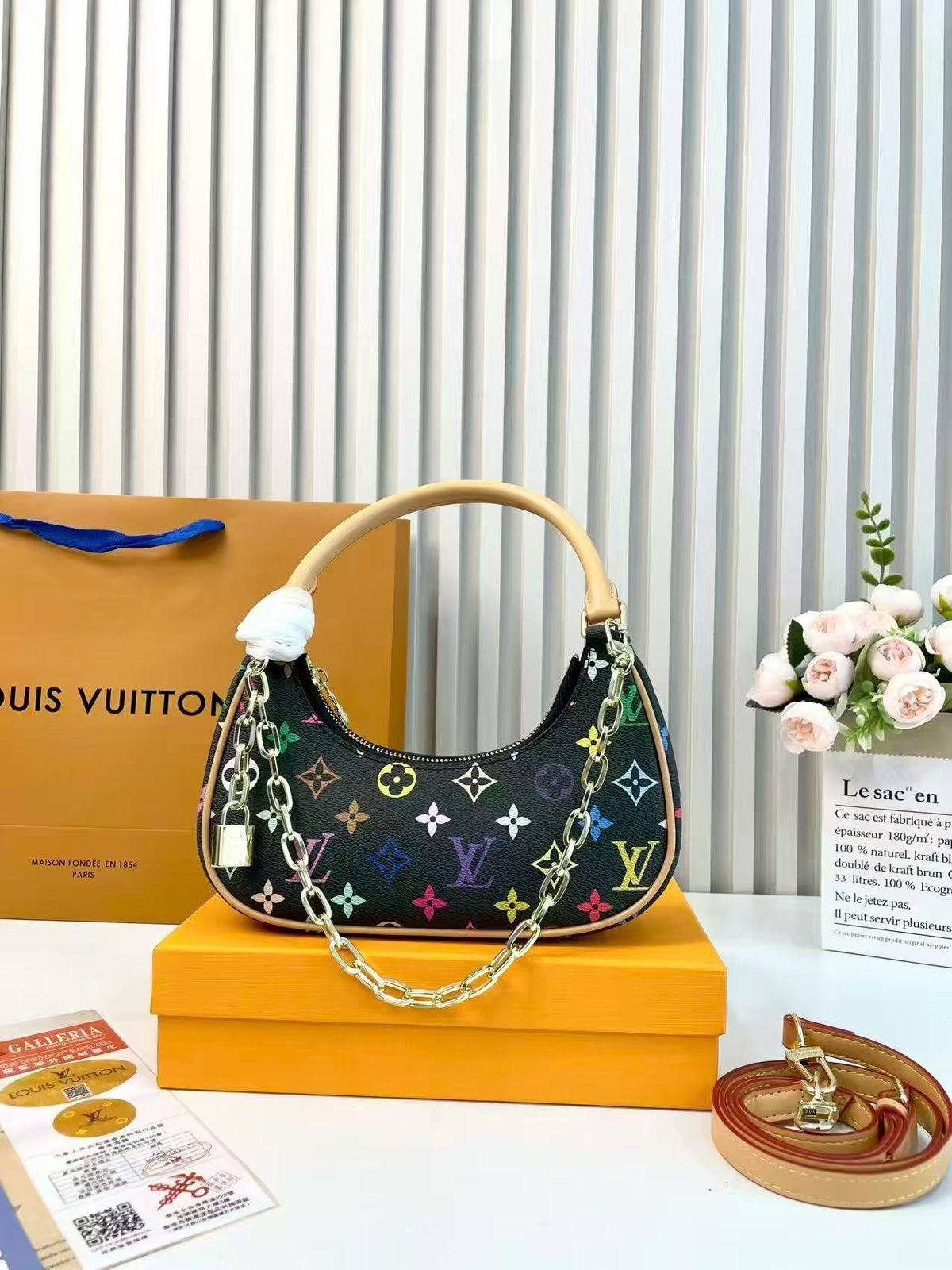 Lv
with box 
🎁🎁🎁

95 dhs🪙🌨️

Zain177
♥️♥️♥️