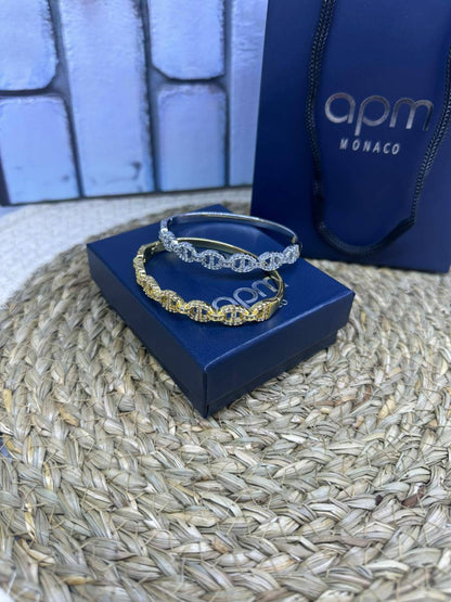 Bangle ❤️‍🔥*
good quality 💯
With same boxes 🗃️ 
And paper bag 🛍️
40 dhs🪙🌨️

Zain216
♥️♥️♥️