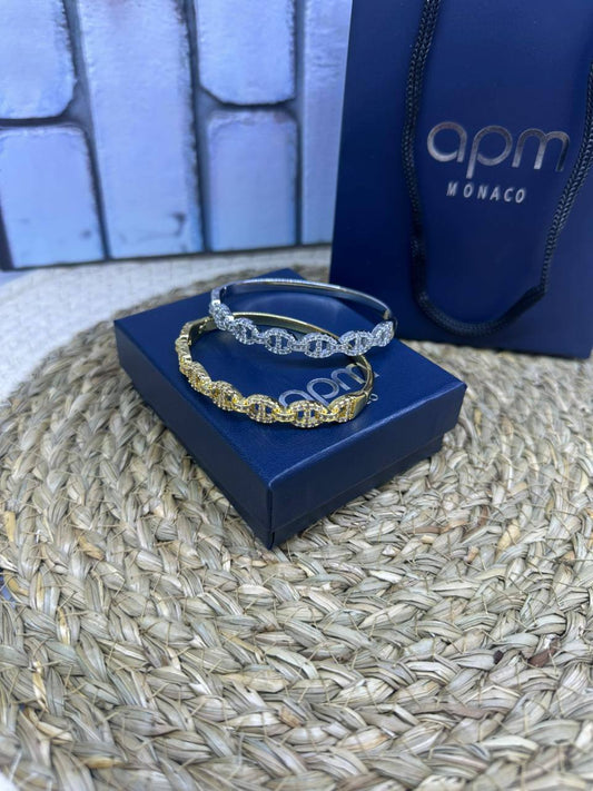 Bangle ❤️‍🔥*
good quality 💯
With same boxes 🗃️ 
And paper bag 🛍️
40 dhs🪙🌨️

Zain216
♥️♥️♥️