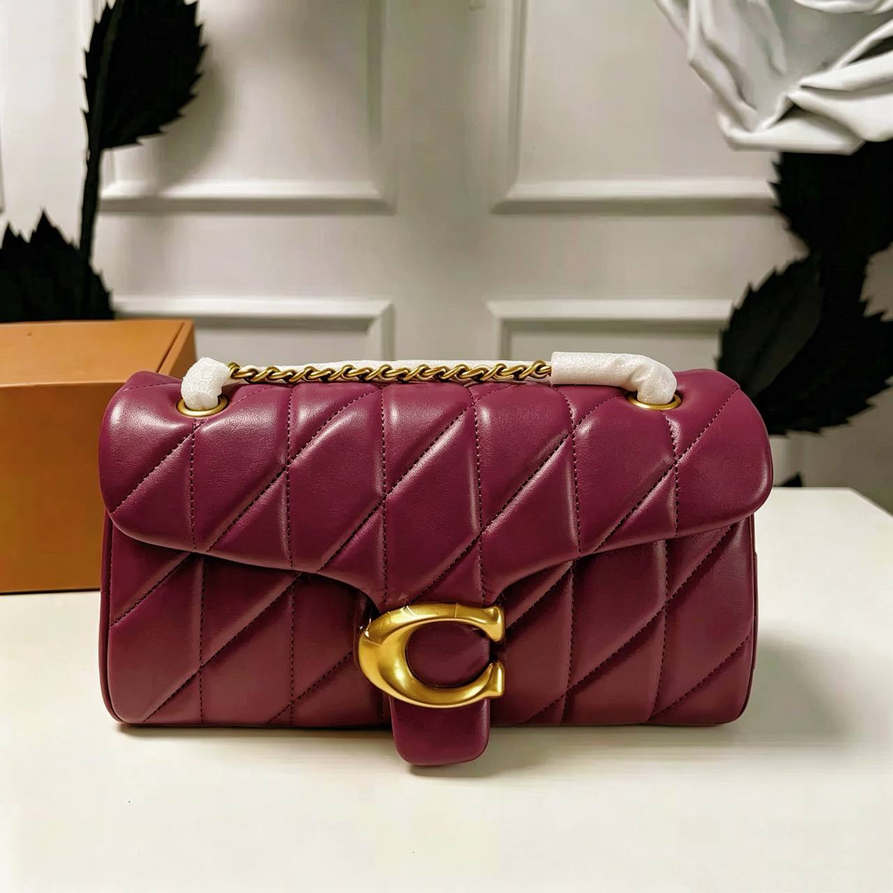 CHANEL 
HIGH QUALITY  
WITH  BOX  
130 dhs💓

Zain295
♥️♥️♥️